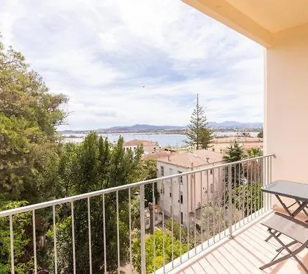 Santa Cruz & Pensión Olbia