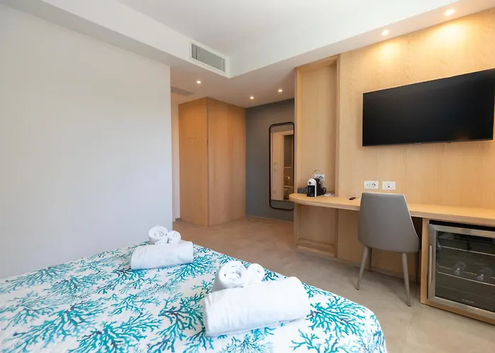 Santa Cruz & Гостьовий будинок Ольбія